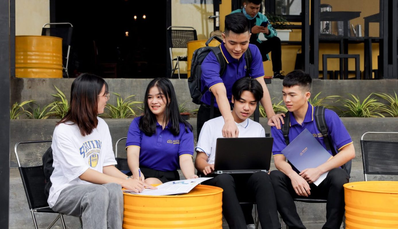 Chọn Trường Đại học có môi trường đồng hành - Không để bạn tự vật lộn một mình