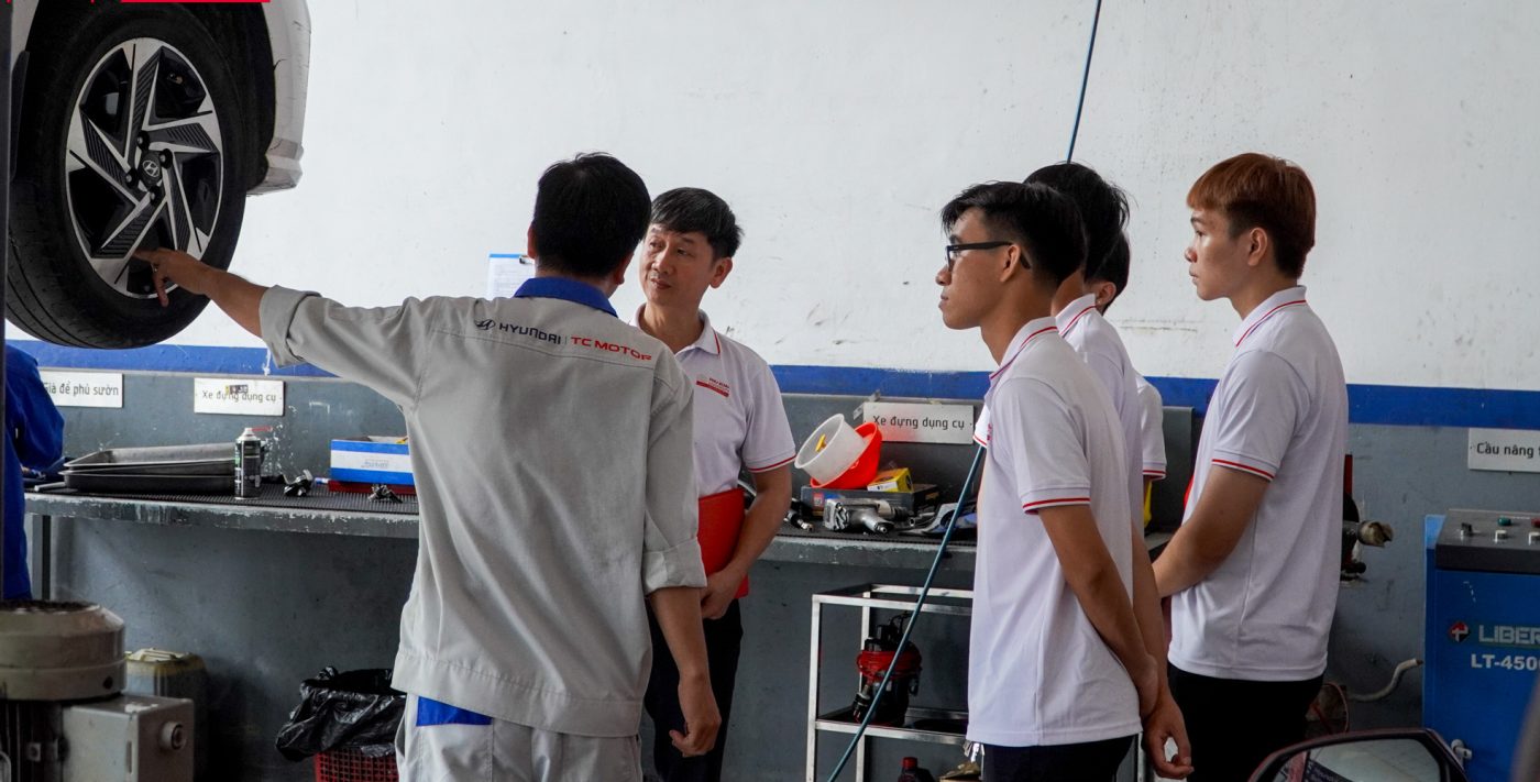 Chương trình đào tạo ngành Công nghệ kỹ thuật ô tô hiện đại, gắn liền với thực tế tại Trường Đại học PXU