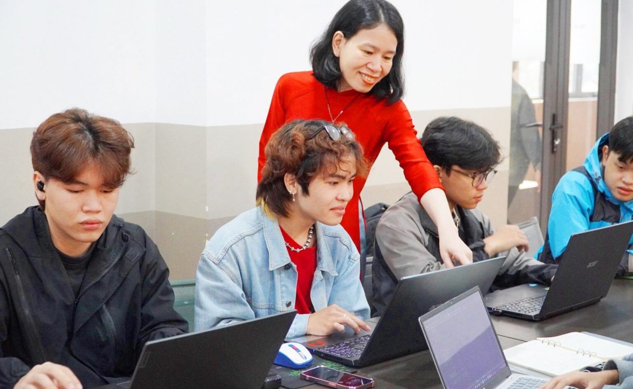 Học quản trị kinh doanh tại Trường Đại học PXU với giảng viên là chuyên gia đầu ngành