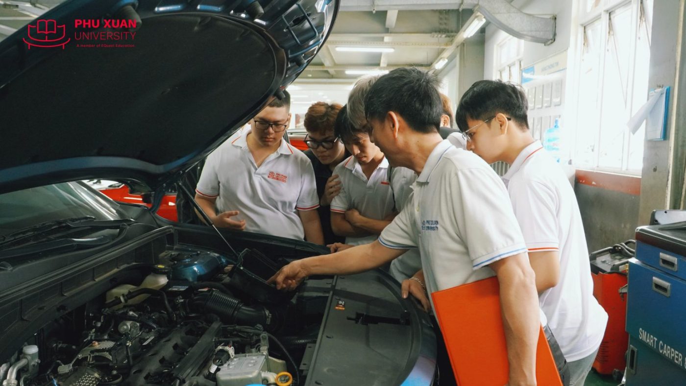 Nền tảng vững chắc khi chọn học Công nghệ kỹ thuật ô tô tại trường Đại học Phú Xuân