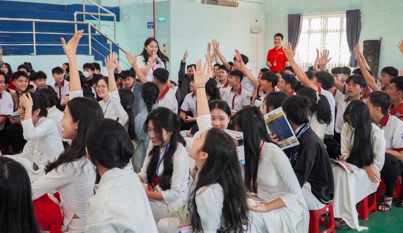 Khám phá đam mê – Vươn tới tương lai” chạm ngõ THPT Bình Điền – Đầy cảm hứng và năng lượng Gen Z