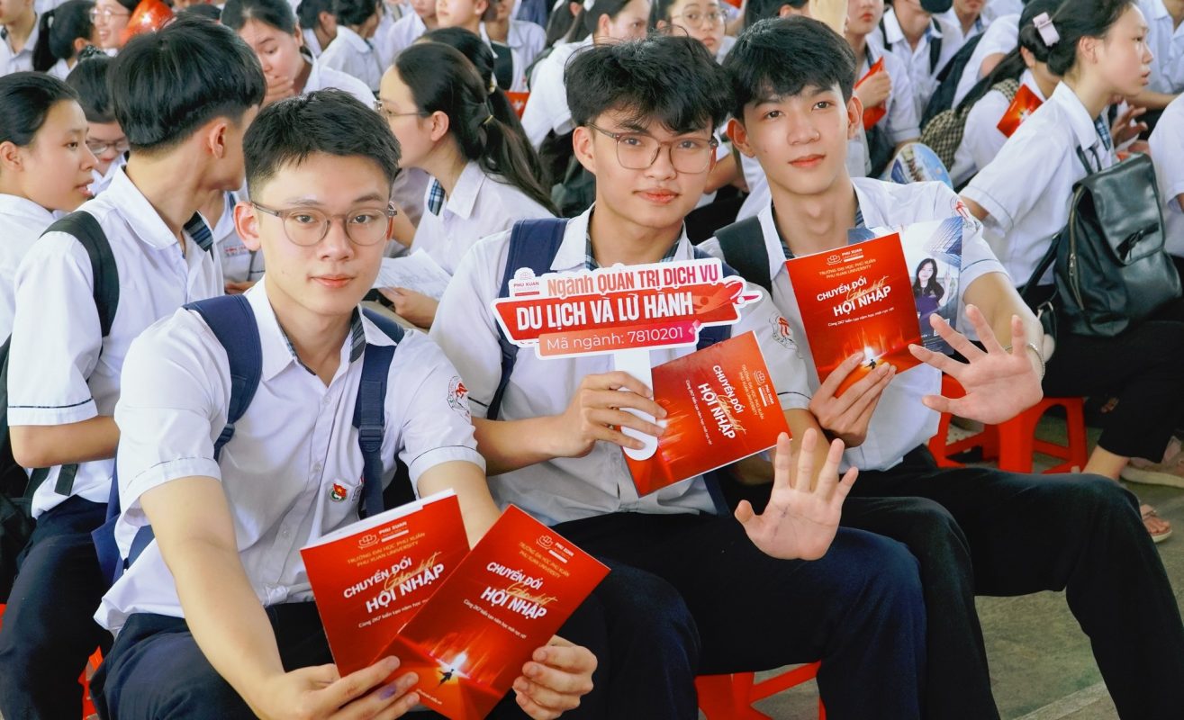 Trường Đại học PXU hướng nghiệp tại THPT Hương Trà