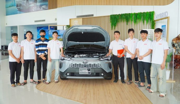 Ngành Công nghệ Kỹ thuât Ô tô tại PXUni: Trải nghiệm thực tế ngay từ giảng đường