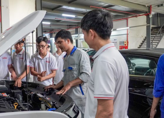 Ngành công nghệ kỹ thuật ô tô - Lựa chọn của nhiều bạn trẻ, tại sao vậy?